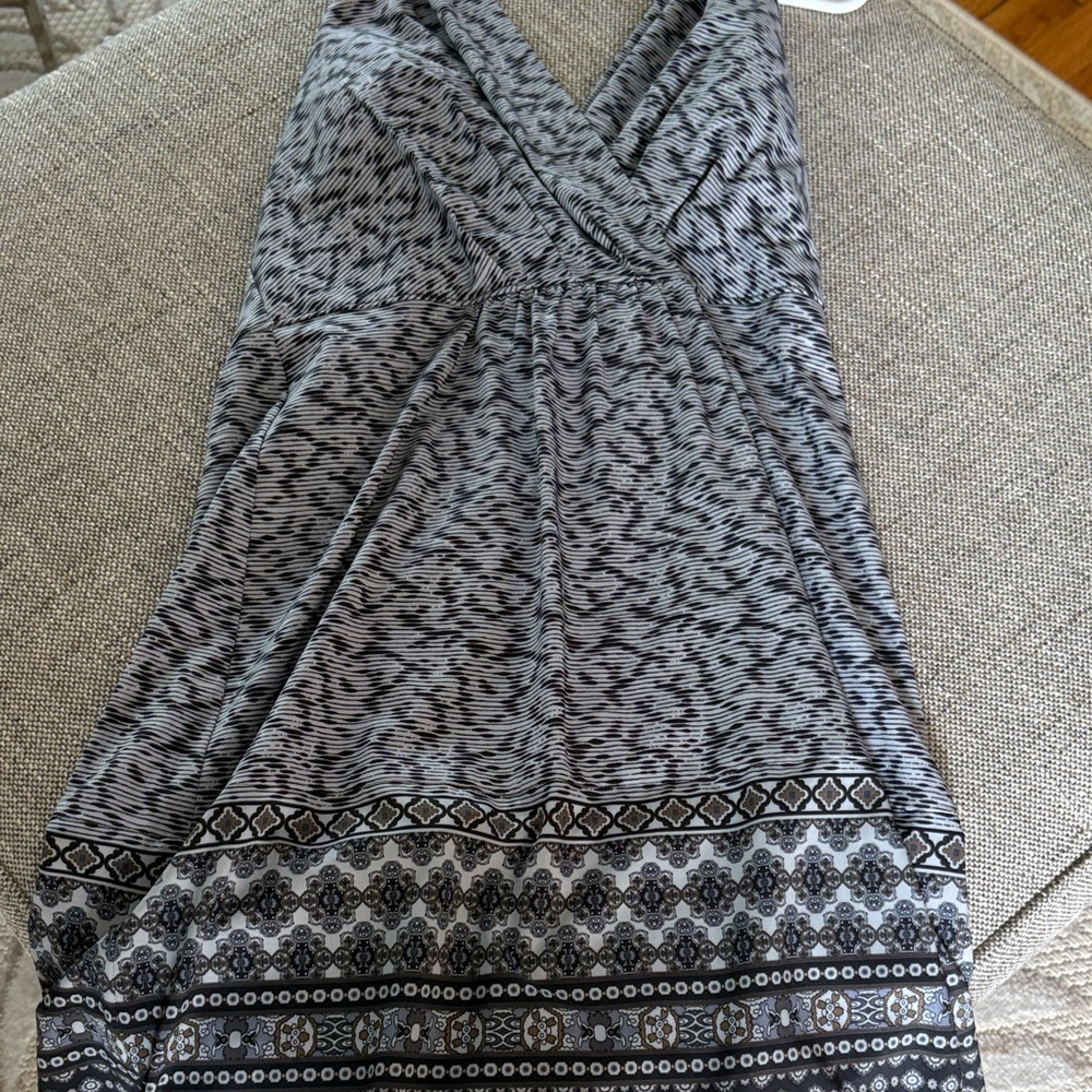 Elegant Black and Gray Patterned Swim Dress